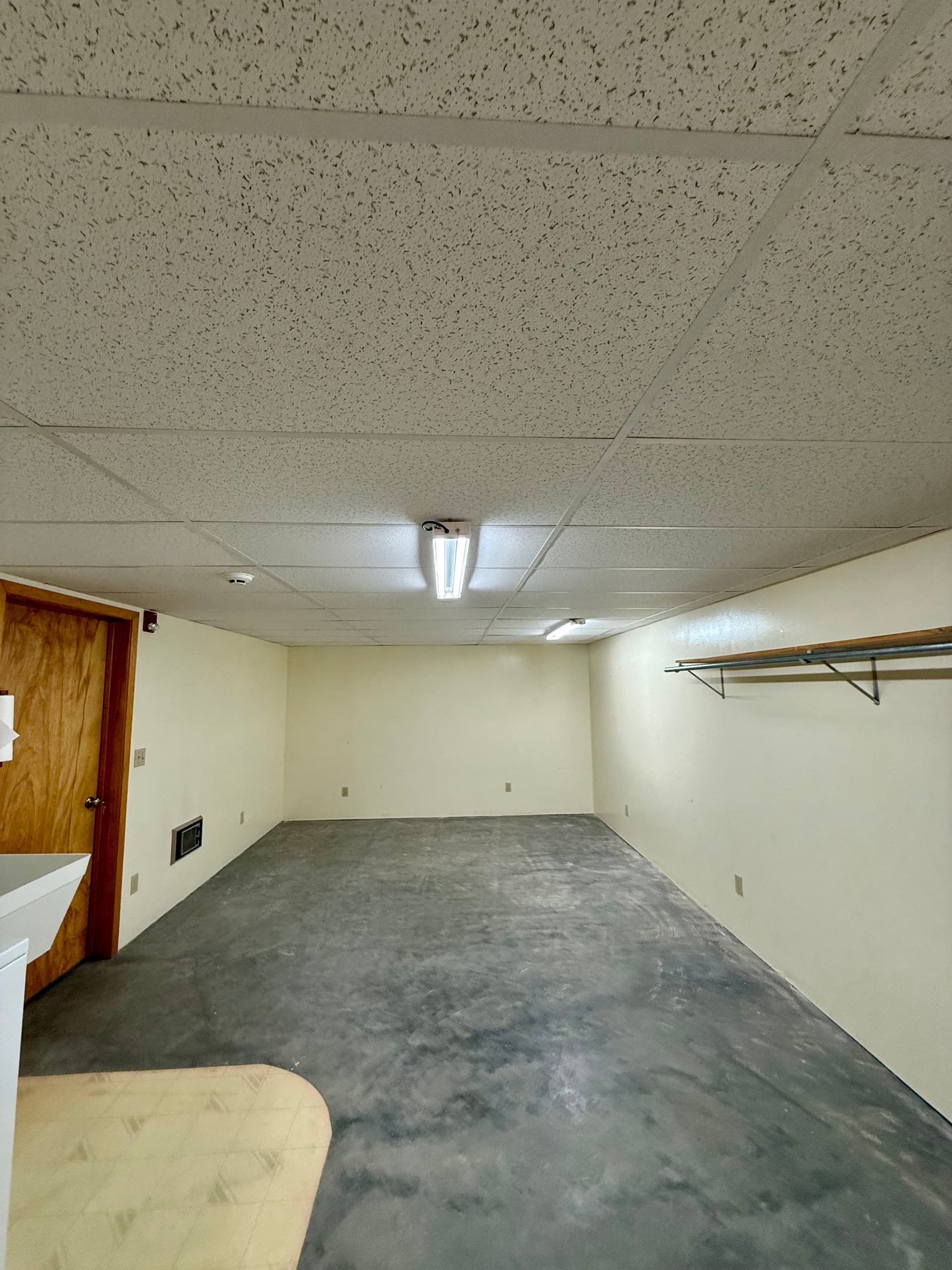 Gallery photos for Basement Drywall and Drop Ceiling for a Move-In Ready Space: Image #1